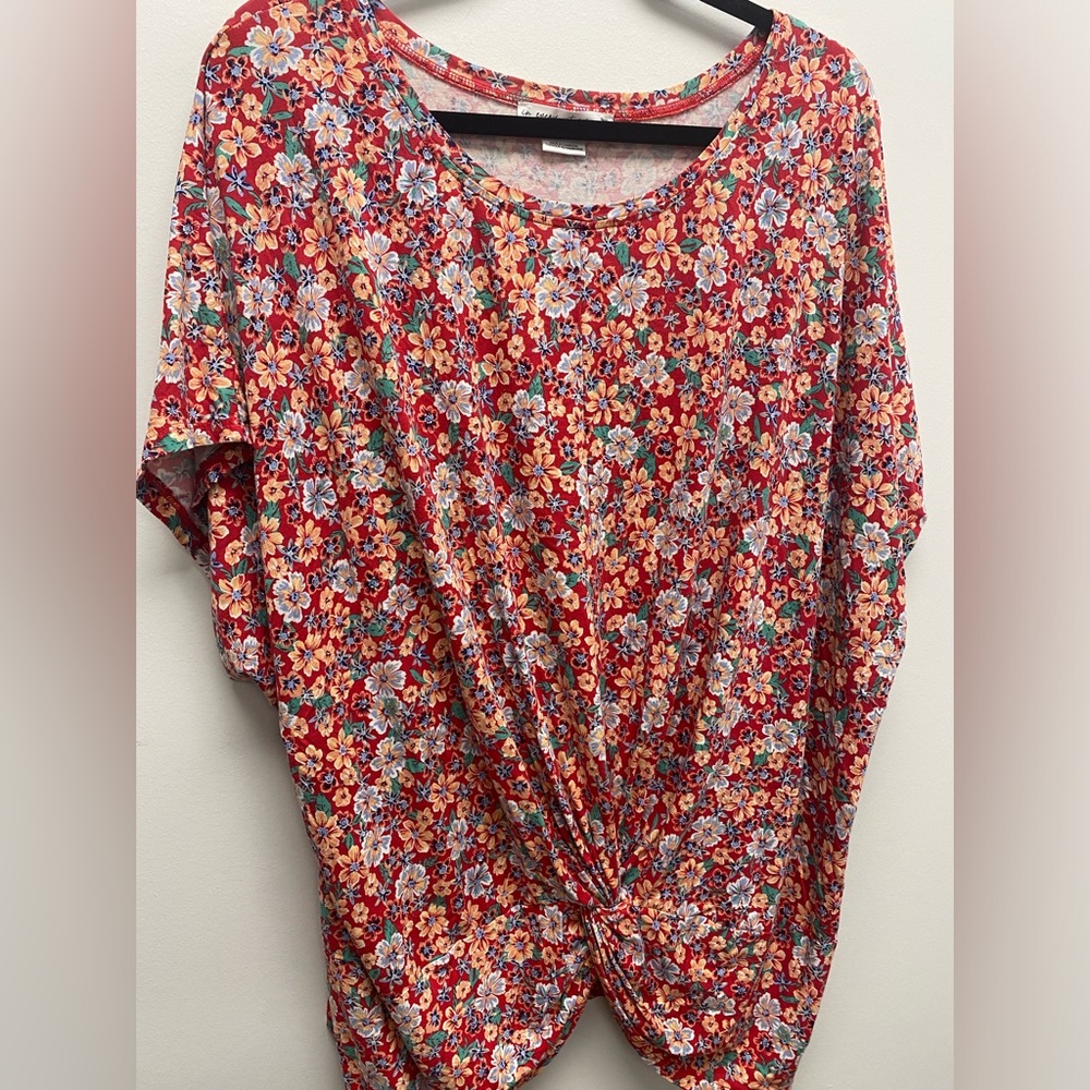 Penningtons In Every Story Red Poppy / Floral Top Size 4x - Picture 2 of 6